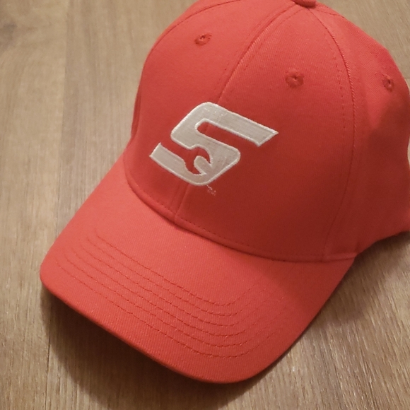 snap-on Other - Snap-on fitted hat